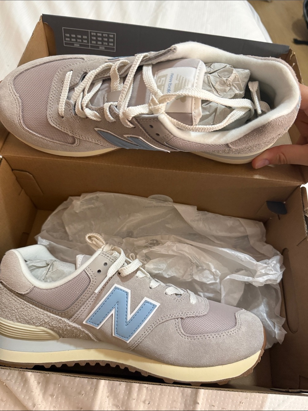 NWT NEVER WORN Women’s New Balance 574 Sneakers - Picture 5 of 10